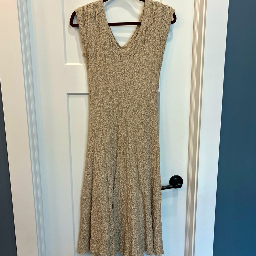 Dick & Jayne Cap Sleeve Women’s Dress Size Small Taupe Tan‎ V-Neck